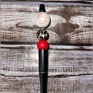 There’s some Ho’s in this house 🎅 bead pen